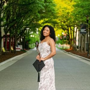 Meet your Posher, Alyssa